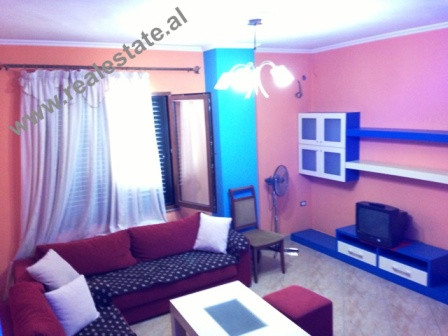 Apartament 2+1 me qera prane mbikalimit te Casa Italias ne Tirane.
Apartamenti ndodhet ne katin e V Apartament 2+1 me qera prane mbikalimit te Casa Italias ne Tirane.
Apartamenti ndodhet ne katin e V