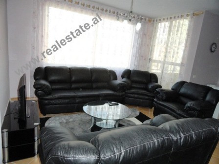 Apartament 1+1 me qera ne rrugen e Kosovareve ne Tirane.
Kjo prone ndodhet ne nje lagje mjaft te mi Apartament 1+1 me qera ne rrugen e Kosovareve ne Tirane.
Kjo prone ndodhet ne nje lagje mjaft te mi