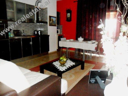 Apartament 2+1 me qera ne Qender te Tiranes.
Apartamenti ndodhet ne katin e V-te nje pallati te ri, Apartament 2+1 me qera ne Qender te Tiranes.
Apartamenti ndodhet ne katin e V-te nje pallati te ri,