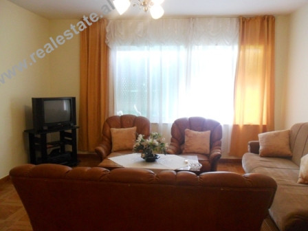 Apartament 3+1 me qera ne rrugen Nikolla Lena ne Tirane.
Apartamenti ndodhet ne nje lagje te njohur Apartament 3+1 me qera ne rrugen Nikolla Lena ne Tirane.
Apartamenti ndodhet ne nje lagje te njohur