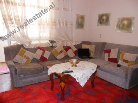 Apartament 3+1 me qera prane Gardes ne Tirane.
Apartamenti ndodhet ne katin e IV-rt dhe te fundit t Apartament 3+1 me qera prane Gardes ne Tirane.
Apartamenti ndodhet ne katin e IV-rt dhe te fundit t