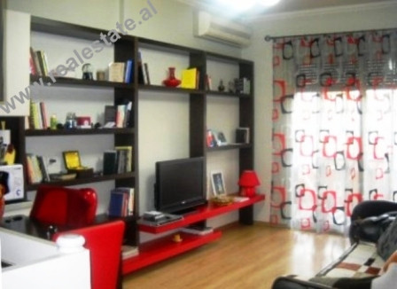 Apartament 1+1 me qera ne rrugen Pjeter Budi ne Tirane.
Apartamenti ndodhet ne katin e IX-te te nje Apartament 1+1 me qera ne rrugen Pjeter Budi ne Tirane.
Apartamenti ndodhet ne katin e IX-te te nje