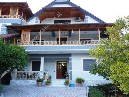 Three storey villa for rent in Tirana.
This property is located in a quiet area, 5 min far from Kav
