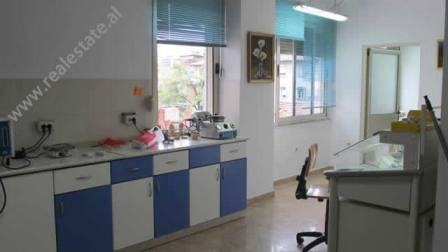 Apartament 1+1 ne shitje ne rrugen Shefqet Musaraj ne Tirane.
Apartamenti pozicionohet ne katin e I