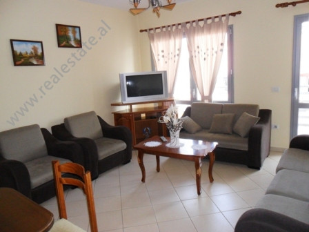 Apartament 2+1 me qera te Kompleksi Karl Topia ne Tirane.
Apartamenti ndodhet ne nje kompleks te ri