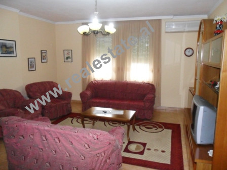 Apartament 1 + 1 me qera ne rrugen e Elbasanit ne Tirane.

Apartamenti ndodhet ne katin e trete ne