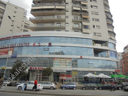Business store for rent in Zogu i Zi Area in Tirana. The store is situated on the first floor of a b