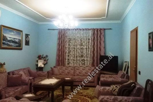 Villa for sale in Xhorxh Bush street in Kamez in Tirana, built in 2005.Villa lies on a plot of 310 m