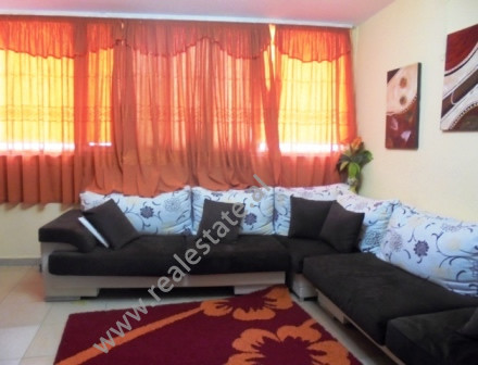 Apartament 2+1 ne shitje tek shkolla Ali Demi&nbsp;ne Tirane.

Apartamenti ndodhet ne katin e pare