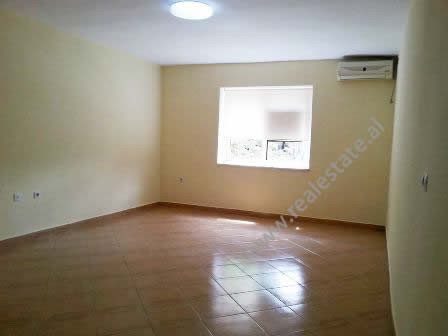 Apartment for office for rent at the beginning of Elbasani Street in Tirana.
It is situated on the 