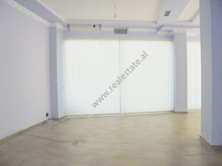 Office for rent in Dervish Hima street in Tirana.
Positioned on the first floor of a new building.
