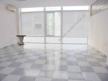 Office for rent in Gjergj Fishta boulevard in Tirana.
Positioned on the 2nd floor of a new building