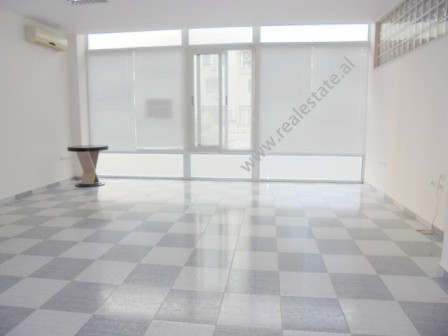 Office for rent in Gjergj Fishta boulevard in Tirana.
Positioned on the 2nd floor of a new building