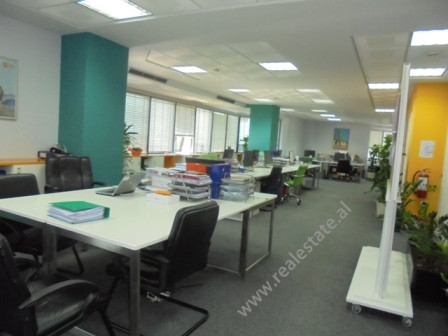 Office for rent in Tirana, in Deshmoret e Kombit Boulevard.
The office is situated in a business ce