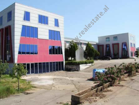 Warehouse rent in Vore-Marikaj Street in Tirana.
It is located on the side of the main street, abou