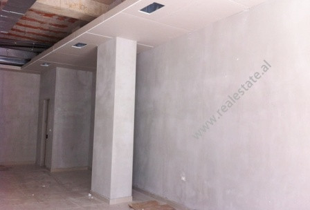 Office space for rent in Bogdaneve street in Tirana.
Positioned on the first floor of a new buildin