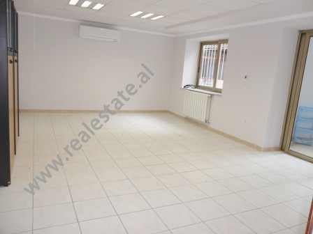 Apartment for office for rent near Pjeter Bogdani Street in Tirana.
It is situated on the ground fl