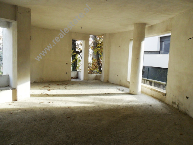 Apartment for sale in Fuat Toptani Street in Tirana.
It is situated on the 2-nd floor in a 3-storey