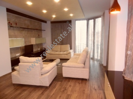 Apartament 2+1 me qera prane ambasades Amerikane &nbsp;dhe stadiumit Qemal Stafa ne Tirane.

Apart