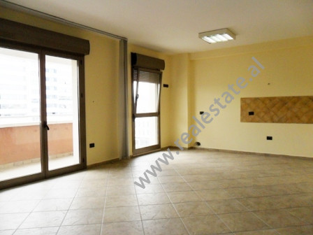 Apartment for office for rent in Urani Pano Street in Tirana.
It is situated on the 7-th floor in a