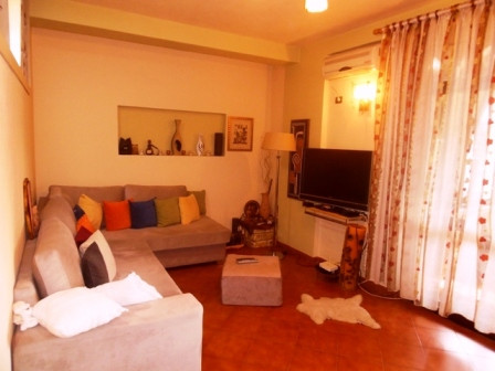 Apartament 2+1 me qera e rrugen Lidhja e Prizrenit ne Tirane.
Apartamenti ndodhet ne katin e 8-te t