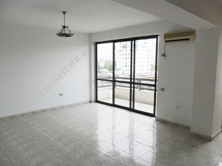 Apartament 2 + 1 per zyre me qera ne rrugen Perlat Rexhepi ne Tirane.

Ndodhet ne katin e 6-te ne 