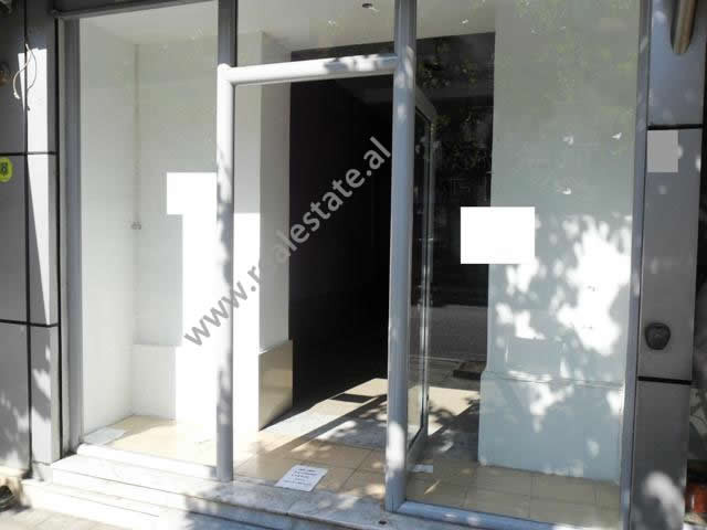Store for rent in Bardhyl Street in Tirana.
It is located on the ground floor in an old building, o