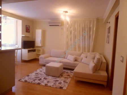 Apartament 1+1 me qera ne rrugen Nikolla Tupe ne Tirane.
Apartamenti ndodhet ne katin e 4-te te nje