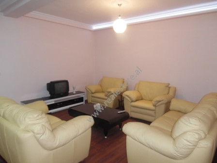 Apartament 2+1 me qera ne rrugen Liman Kaba ne Tirane.

Apartamenti ndodhet ne katin e 2-te te nje