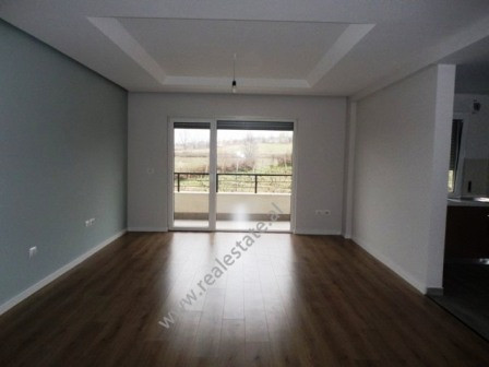 Apartament &nbsp;me qera ne rezidencen Sunrise ne Tirane.

Apartamenti ndodhet ne katin e dyte &nb