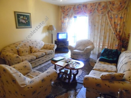 Apartament &nbsp;2 + 1 per shitje ne Bulevardin Bajram Curri ne Tirane.
Apartamenti ndodhet ne kati