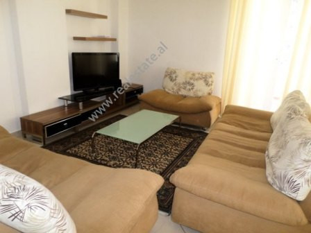 Apartamenti 2+1 me qera ne rezidencen Kodra e Diellit ne Tirane.
Apartamenti ndodhet ne katin e par Apartamenti 2+1 me qera ne rezidencen Kodra e Diellit ne Tirane.
Apartamenti ndodhet ne katin e par