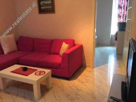 Apartamenti ndodhet ne katin e 3-te te nje ndertese te re.
Siperfaqja totale e apartamentit eshte 4 Apartamenti ndodhet ne katin e 3-te te nje ndertese te re.
Siperfaqja totale e apartamentit eshte 4