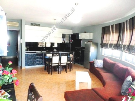 Apartament 1+1 me qera ne Sheshin Karl Topia ne zonen Zogu i Zi ne Tirane.
Hyrja ndodhet ne katin e Apartament 1+1 me qera ne Sheshin Karl Topia ne zonen Zogu i Zi ne Tirane.
Hyrja ndodhet ne katin e