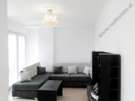 Apartament 2+1 me qera prane zones 21 Dhjetori ne Tirane.
Hyrja ndodhet ne katin e 5-te te nje godi Apartament 2+1 me qera prane zones 21 Dhjetori ne Tirane.
Hyrja ndodhet ne katin e 5-te te nje godi