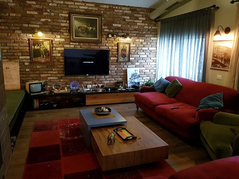Villa for rent in a residential compound in Lunder, Tirana.
The compound is very well-known and o Villa for rent in a residential compound in Lunder, Tirana.
The compound is very well-known and o