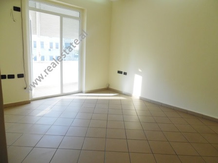 Office for rent close to Ministry of Justice in Tirana
It is situated on the 3-rd floor of an old b