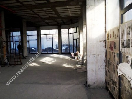 Store for sale close to Pazari i Ri area in Tirana.
The store is situated on the first floor of a n
