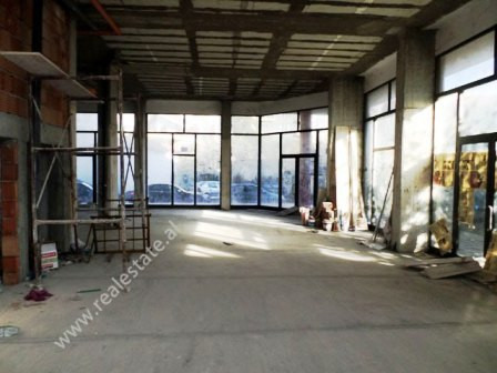 Store for rent close to Pazari i Ri area in Tirana.
The store is situated on the first floor of a n