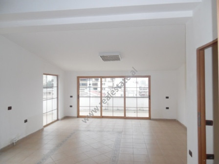 Office space for rent close to Elbasani street in Tirana.
The office is situated on the third&nbsp;