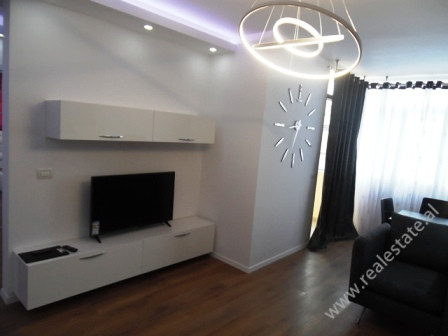 Apartament me qera ne rrugen Prokop Mima ne Tirane.
Apartamenti ndodhet ne katin e nente te nje pal Apartament me qera ne rrugen Prokop Mima ne Tirane.
Apartamenti ndodhet ne katin e nente te nje pal