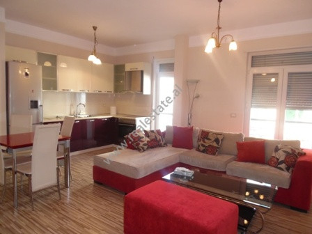 Apartament 2+1 me qera ne rrugen Mujo Ulqinaku ne Tirane.
Ne nje nga zonat me te mira dhe te qeta Apartament 2+1 me qera ne rrugen Mujo Ulqinaku ne Tirane.
Ne nje nga zonat me te mira dhe te qeta