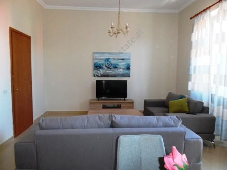 Apartment for rent in Pazari i Ri.
The dwelling is located on the third floor of a new building.
T