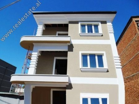 Three storey villa for sale close to Bardhyl Street in Tirana.
With land surface of 106 m2 and cons