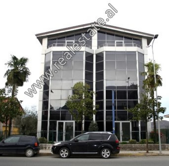 5-storey villa for rent close to Tirana-Elbasan highway close to Sauk roundbound.
It offers total a 5-storey villa for rent close to Tirana-Elbasan highway close to Sauk roundbound.
It offers total a