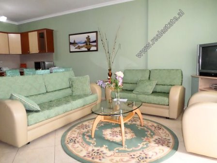 Apartament 1+1 me qera ne rrugen Siri Kodra ne Tirane.

Ndodhet ne katin e 4-te te nje pallati te 