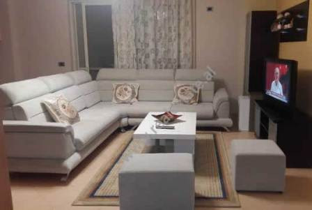 Apartament 2+1 me qera ne rrugen Bilal Golemi ne Tirane.

Apartamenti ndodhet ne katin e 5-te te n