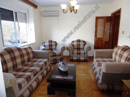 Apartament 2+1 me qera ne fillim te rruges 5 Maj ne Tirane.

Ndodhet ne katin e 4-te te nje pallat