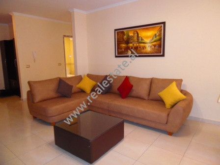 Apartament 1+1 me qera prane Prokurorise se Tiranes.
Apartamenti ndodhet ne katin e dyte te nje p Apartament 1+1 me qera prane Prokurorise se Tiranes.
Apartamenti ndodhet ne katin e dyte te nje p