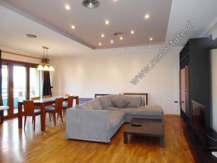 Apartament 2+1 me qera prane rruges se Elbasanit ne Tirane.&nbsp;

Ndodhet ne katin e 4-te te nje 